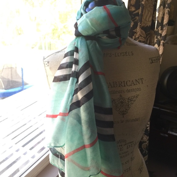 Spring color light weight scarf NWT