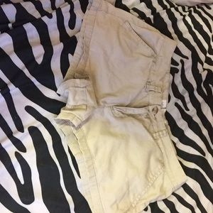 Aeropostale kaki shorts