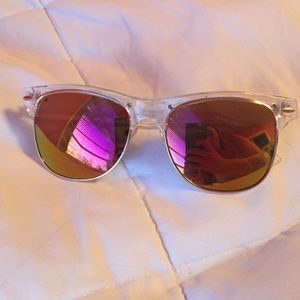 ✴️sold in bundle✴️ reflective sun glasses