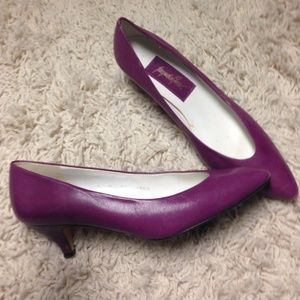 Leather fushia kitten heel