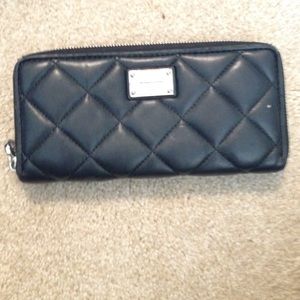 Micheal kors wallet