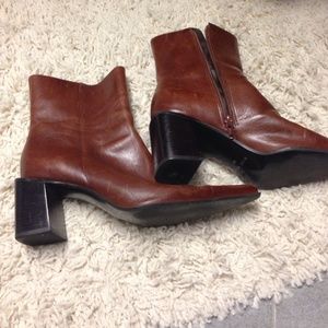 Leather point toe boots