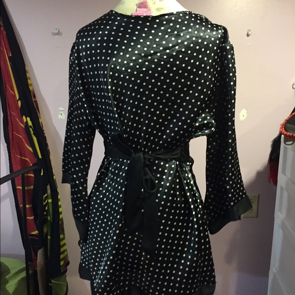 Black and White Polka Dot top - Picture 2 of 2