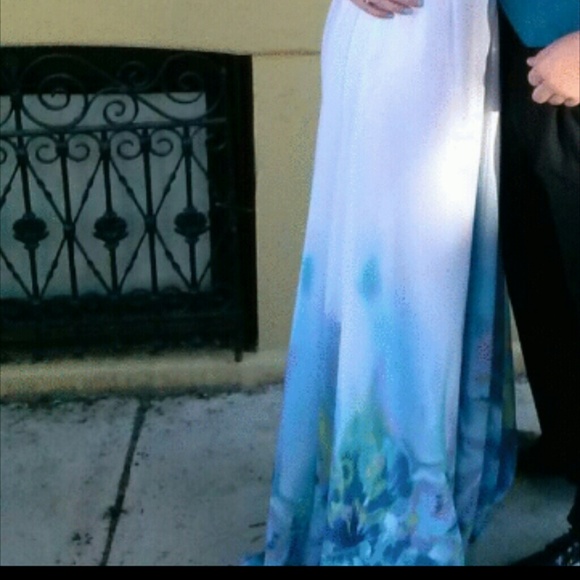 Prom dress (photo 3 is bottom of dress) - Picture 3 of 3