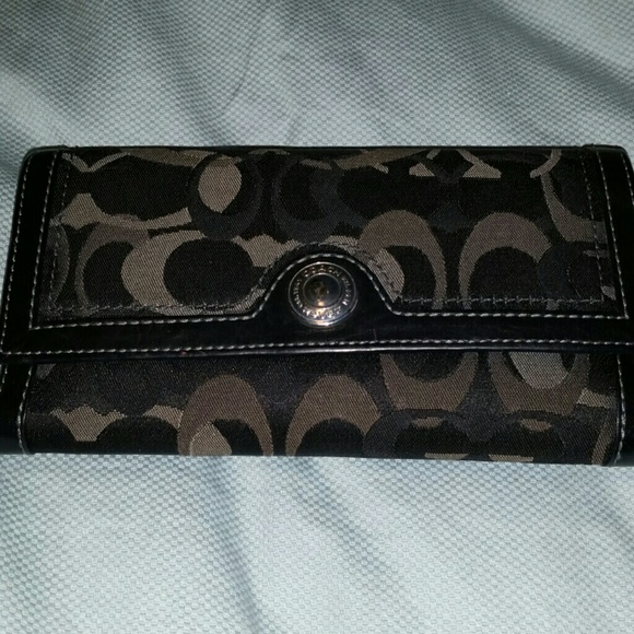Authentic coach large checkbook wallet