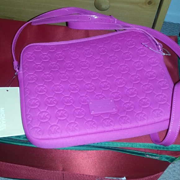 Michael Kors Handbags - Brand New Ipad Crossbody.