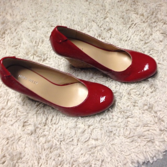 Red Nine West wedge