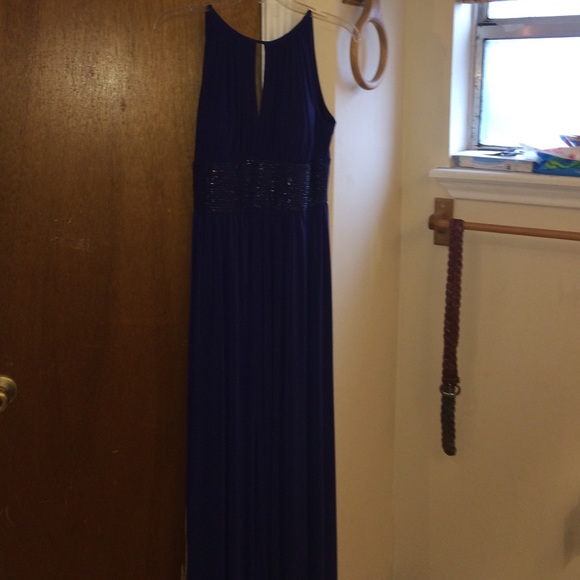 lovely elegant gown! Perfect prom dress!