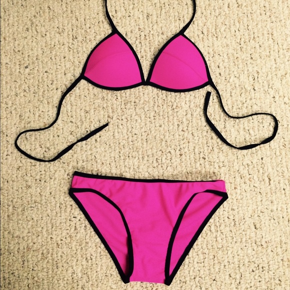 Triangl style neoprene bikini w/ FREE GIFT :)