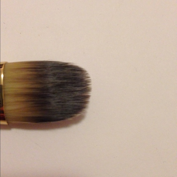 Estēe Lauder Foundation Brush - Picture 3 of 3