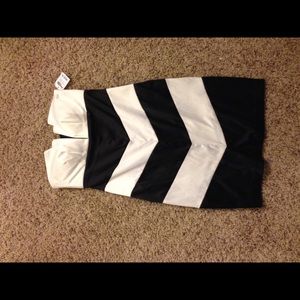 Black and white brand new silky bodycon!