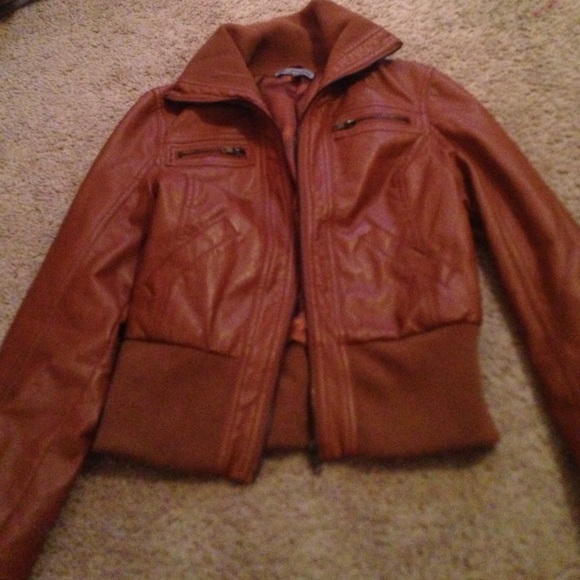 Leather jacket - Picture 1 of 2