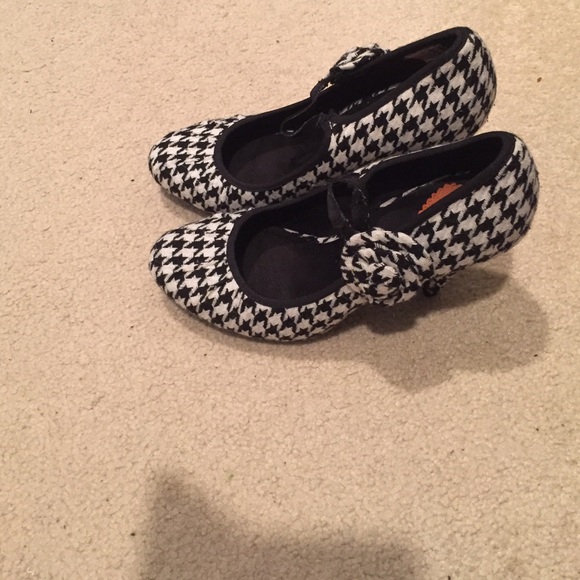 Rocketdog houndstooth heels