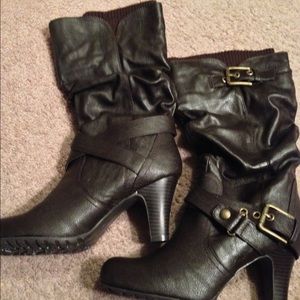 💋 Brand New Dark Brown Guess Boots 💋
