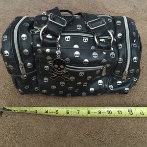 Loungefly alien skull purse