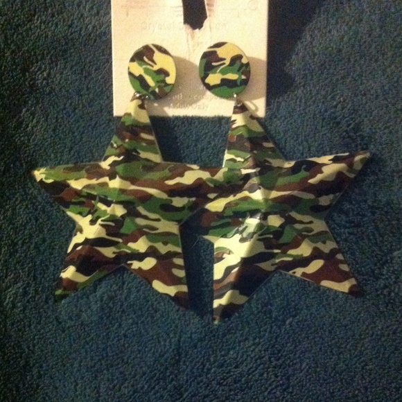 Earrings - Picture 1 of 1