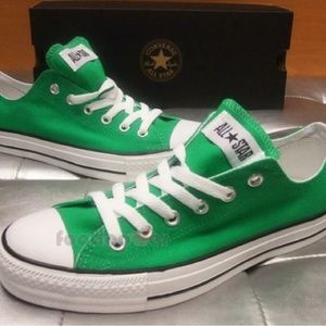 Green converse st Patricks day! 🍀