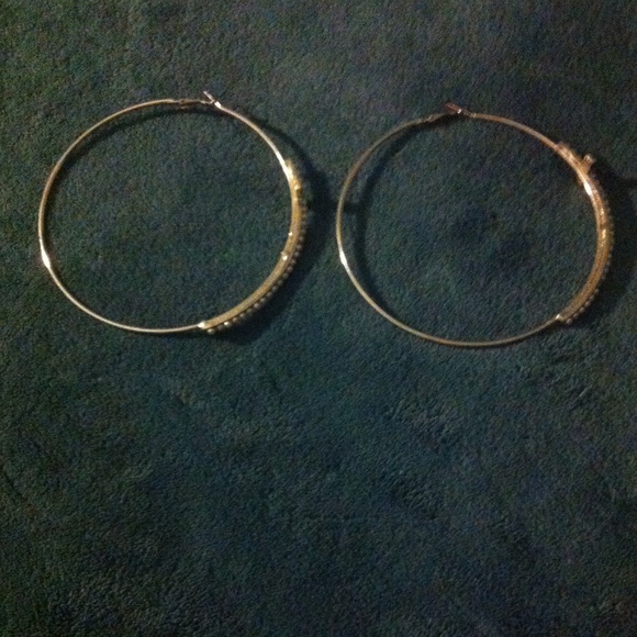 Earrings - Picture 1 of 2