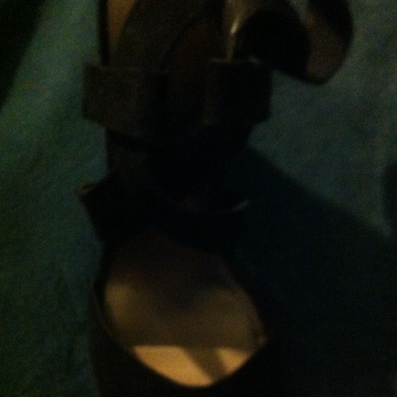 Shoes - Picture 3 of 3