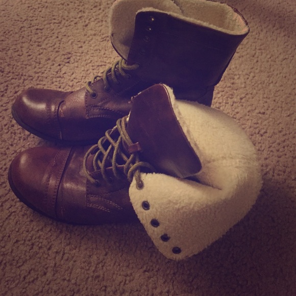 Brown boots - Picture 1 of 1