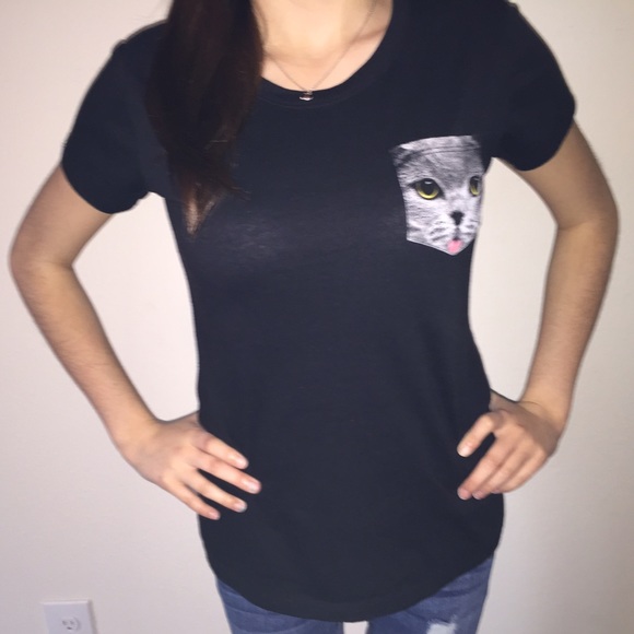Hot Topic Tops - Cat pocket