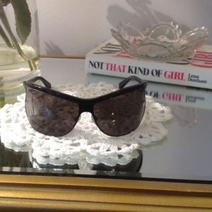 Authentic YSL, YVes Saint Laurent Black sunglasses