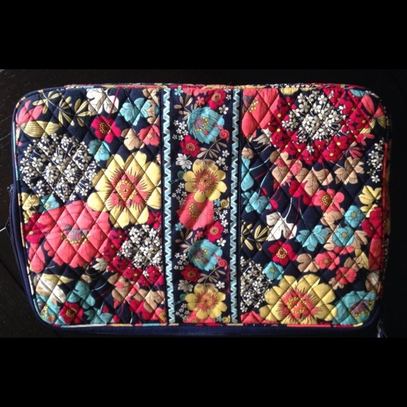 Vera Bradley lap top zip case.