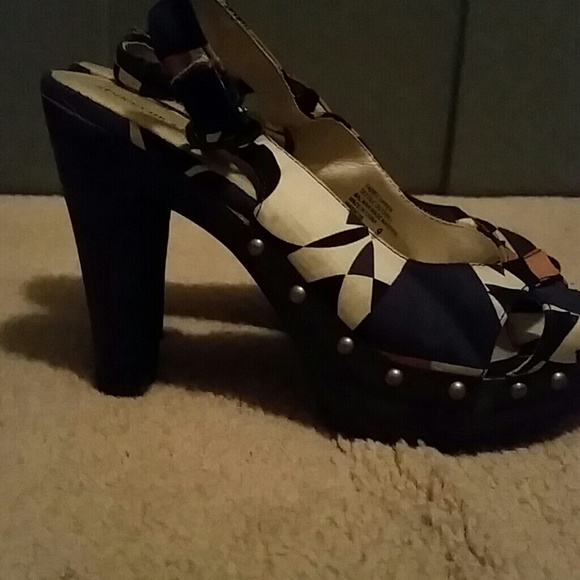 Summer Heel! - Picture 2 of 3