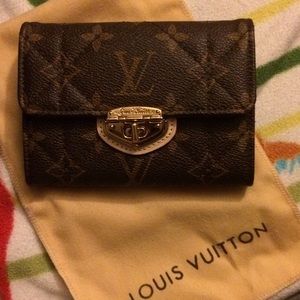 Authentic Louis Vuitton Etoile Compact Wallet