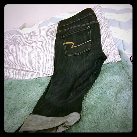 American eagle dark wash capris