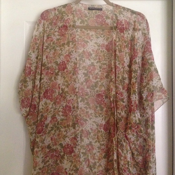 Brandy Melville kimono (ONE SIZE FITS ALL)