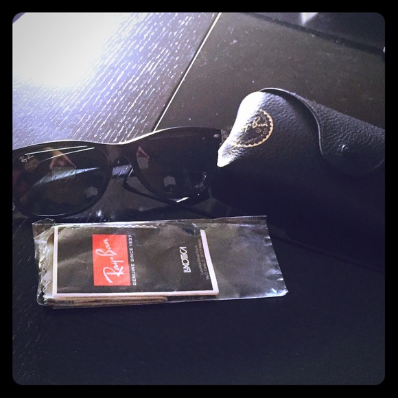 Original Wayfarer Ray ban sunglasses