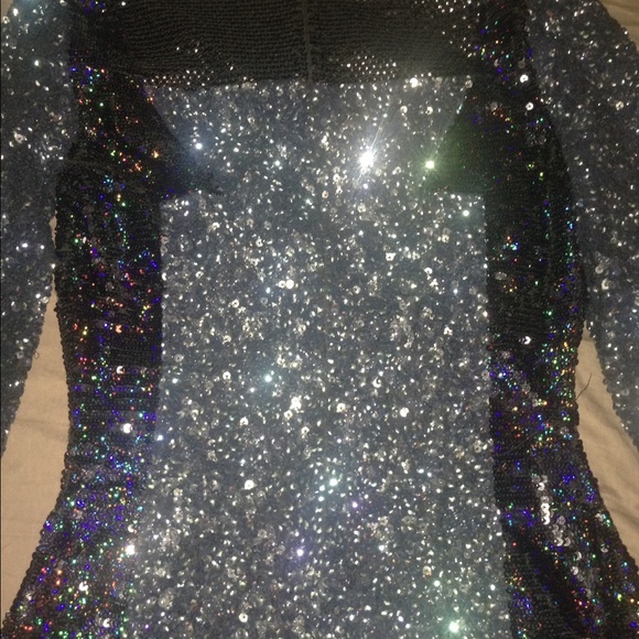 Dress - Picture 3 of 4