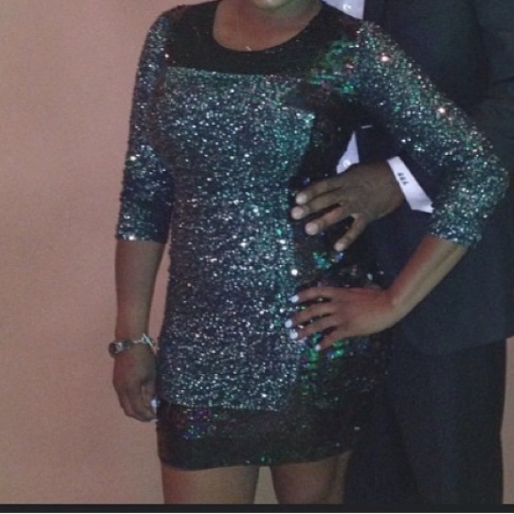 Dress - Picture 4 of 4