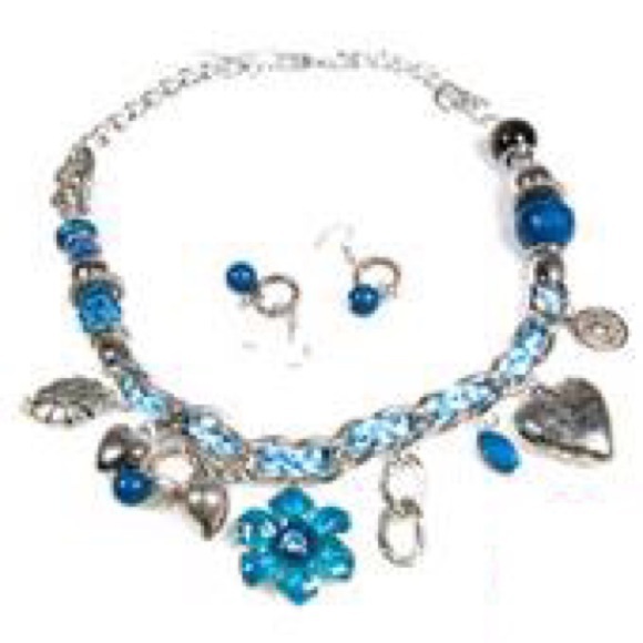 None Accessories - Chunky charm necklace