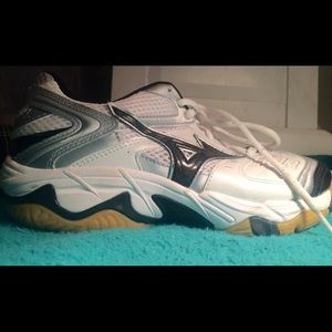 mizuno volleyball shoes