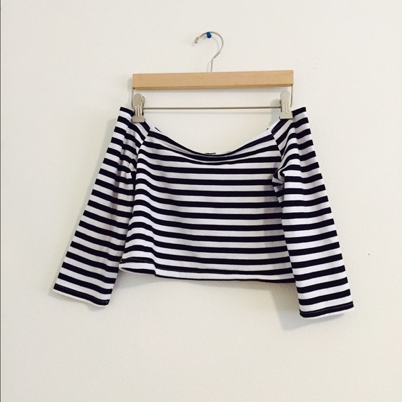 Off the Shoulder Crop Top