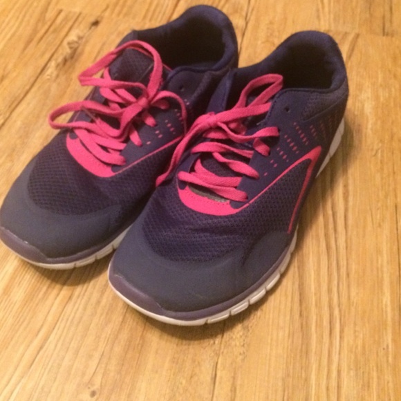 danskin tennis shoes