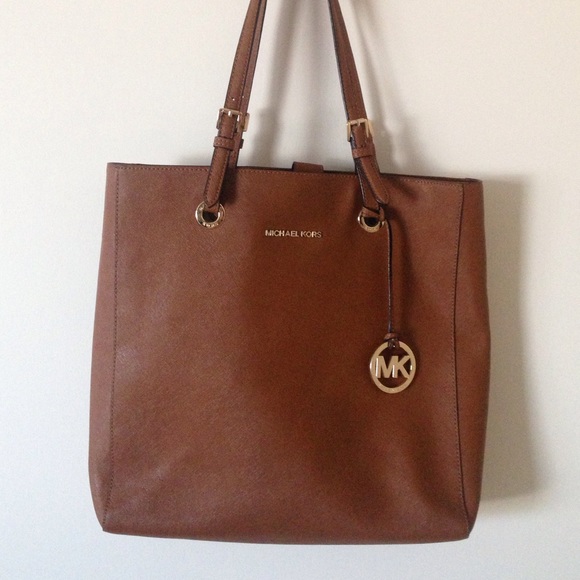 Michael Kors Handbags - Michael Kors bag/ ORIGINAL