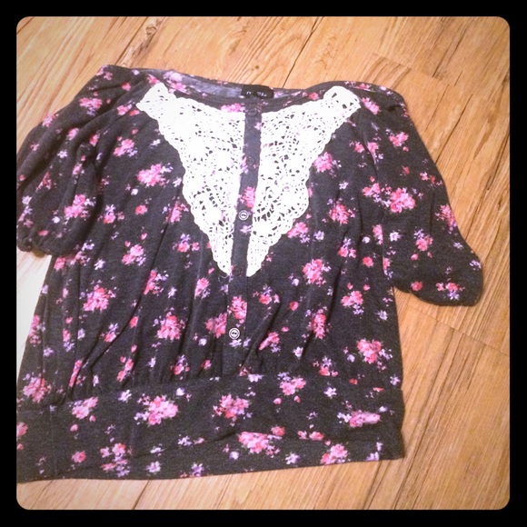 Floral shirt.
