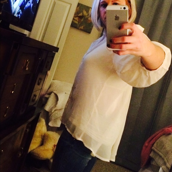 Off white blouse - Picture 4 of 4