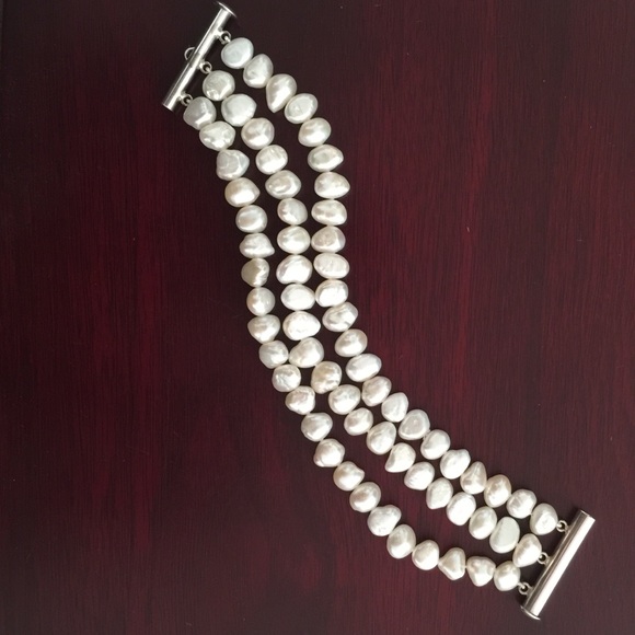 Pearl bracelet