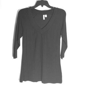 Flowy 3/4 sleeve v neck shirt