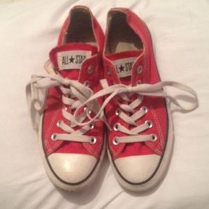Red Converse Size 5 in Men / 7 in Women