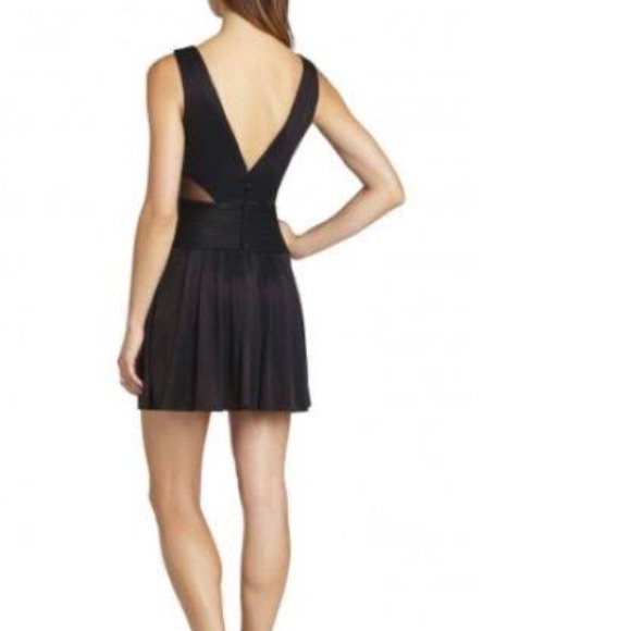 ❌❌SOLD❌❌LACEE SLEEVELESS ROUCHED-BODICE DRESS - Picture 3 of 3