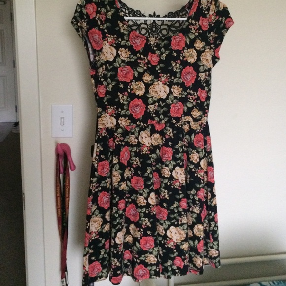 FLORAL DRESS - Picture 1 of 2