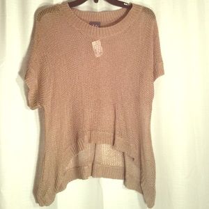Knit short sleeve top