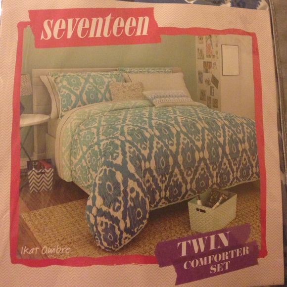 Seventeen twin comforter set