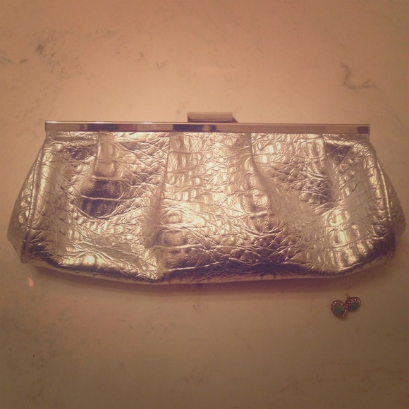 Silver clutch
