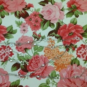 Double layer star necklace with earrings.